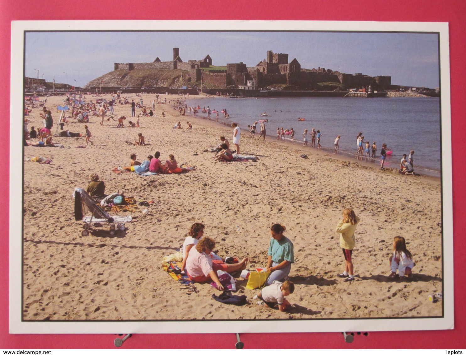 Visuel Très Peu Courant - Ile De Man - Peel - Happy Days On The Beach - Scans Recto Verso - Man (Eiland)