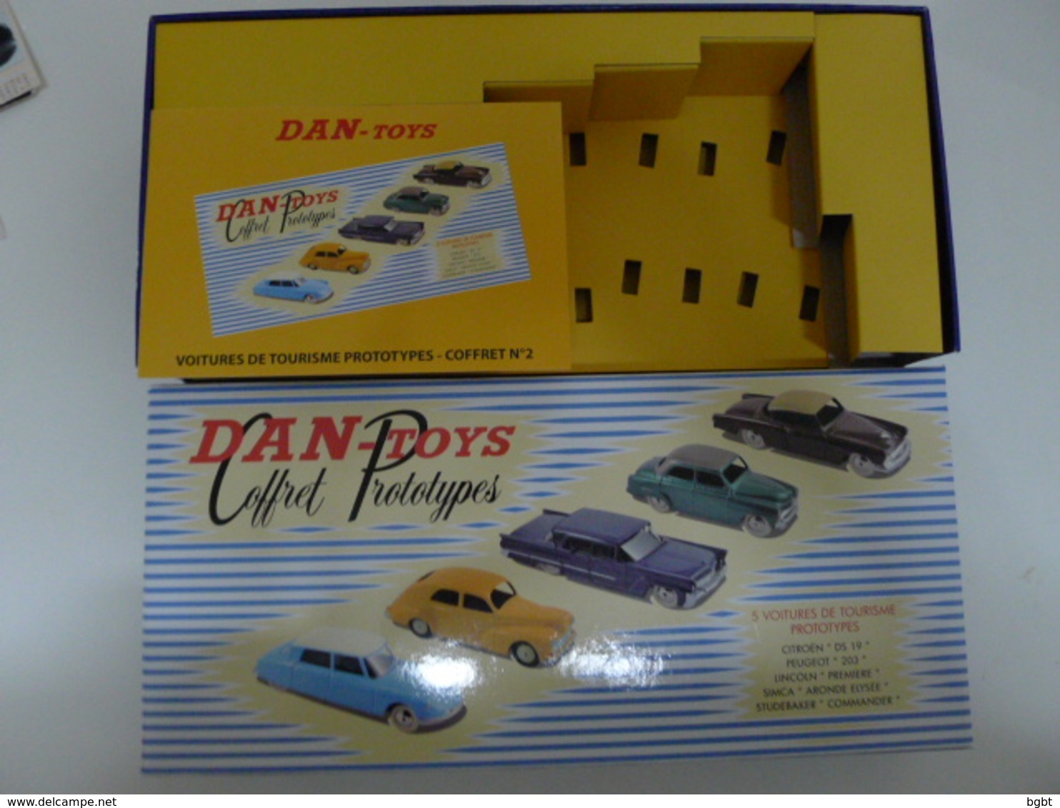 COFFRET VIDE VOITURES DE TOURISME COFFRET 2  - DAN TOYS Idem DINKY ATLAS - EXCELLENT ETAT COMME NEUF - Dinky