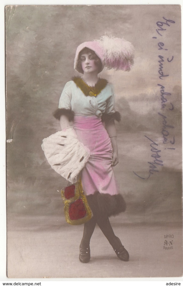 JUNGE DAME Jugendstil Mode Paris, Karte Gel.1916, Gebrauchsspuren - Mode