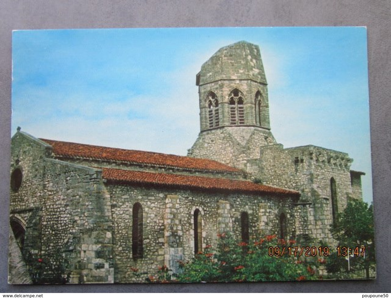 CP 03 Allier  CHARROUX - L'église Fortifiée Des XIè Et XIIè Siècle Saint Jean Baptiste   Vers 1970 - Autres & Non Classés