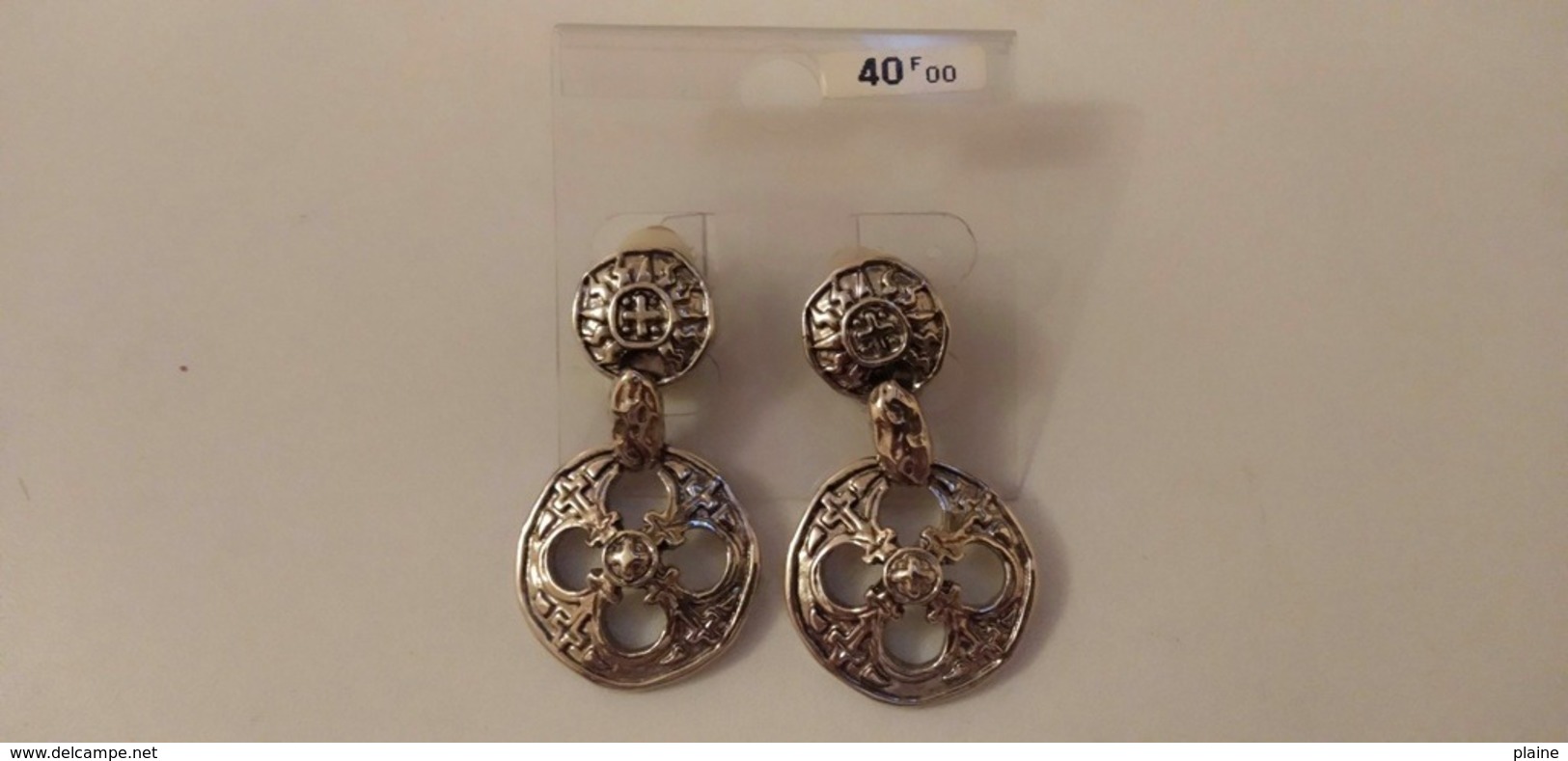 BOUCLES D'OREILLES ANCIENNES EN METAL - Boucles D'oreilles