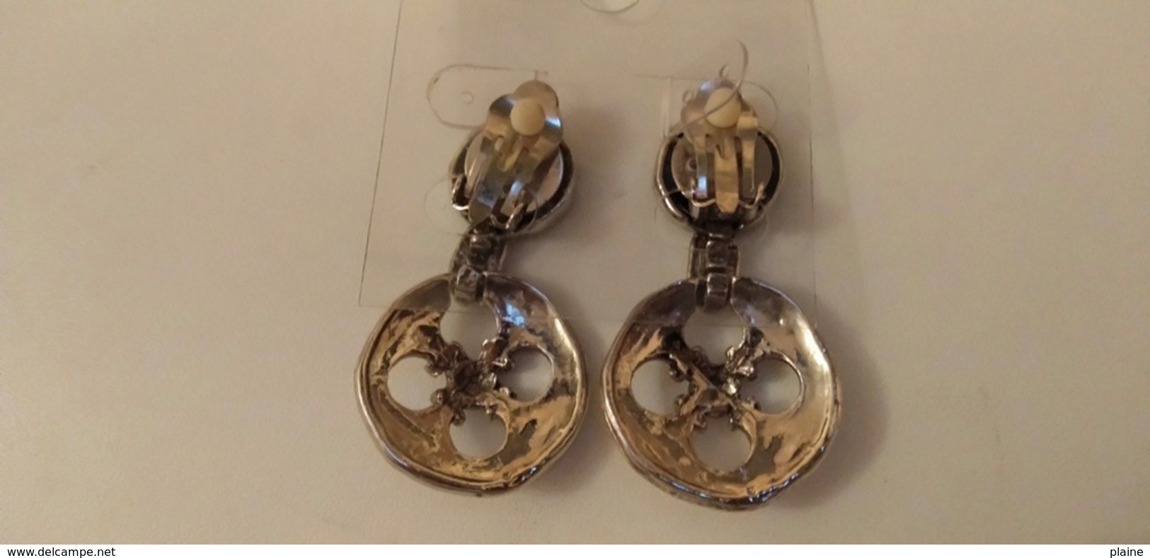 BOUCLES D'OREILLES ANCIENNES EN METAL - Orecchini