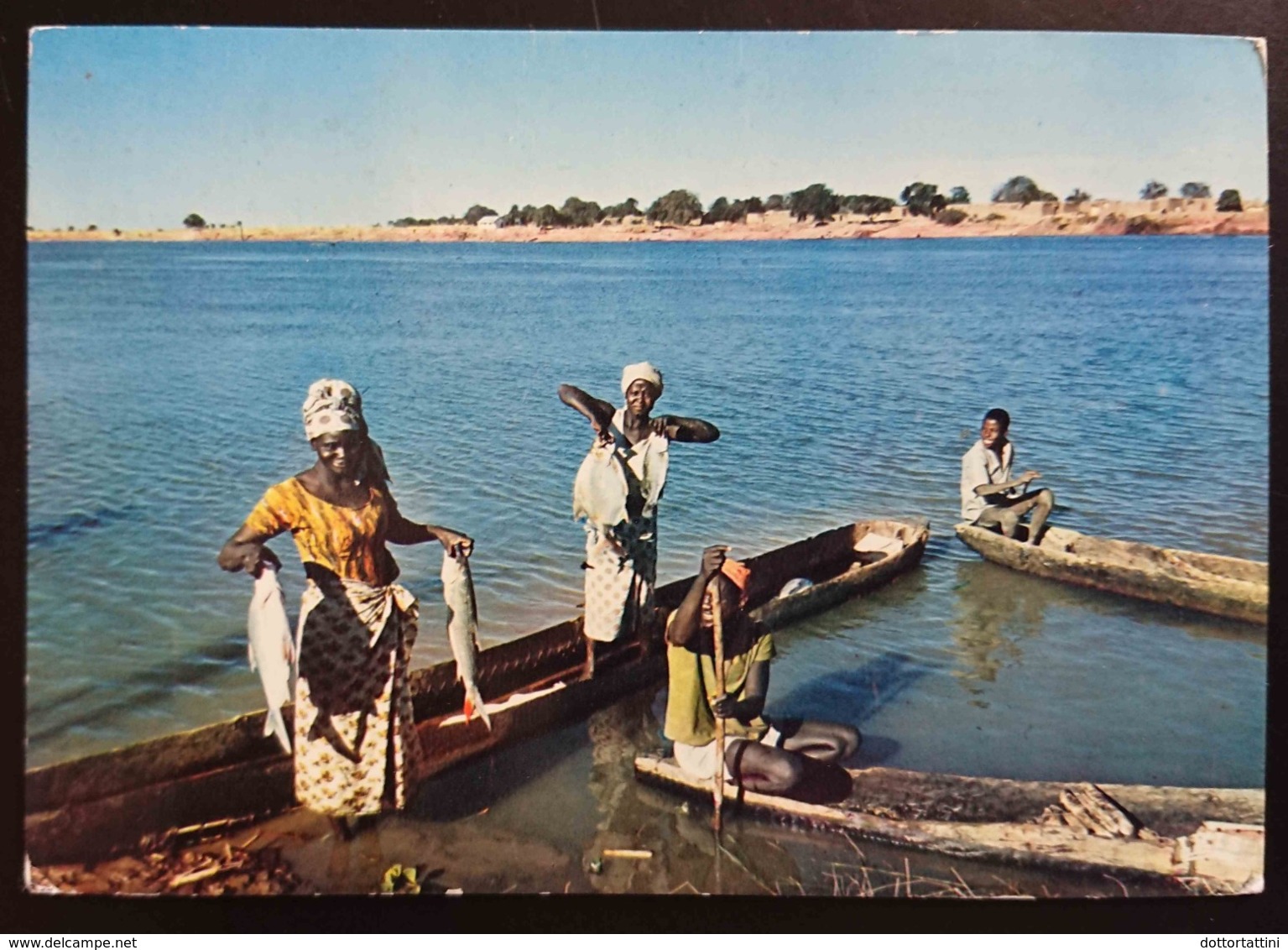 AFRIQUE EN COULEURS - COTE D'IVOIRE - Retour De Peche / Coming Back From Fishing    Vg - Costa D'Avorio