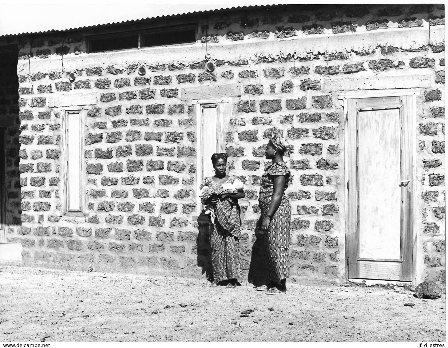 Photo Haute Volta (Burkina Faso) 1980. La Maternité Du Village. Photo Du Père Gust Beeckmans - Afrique