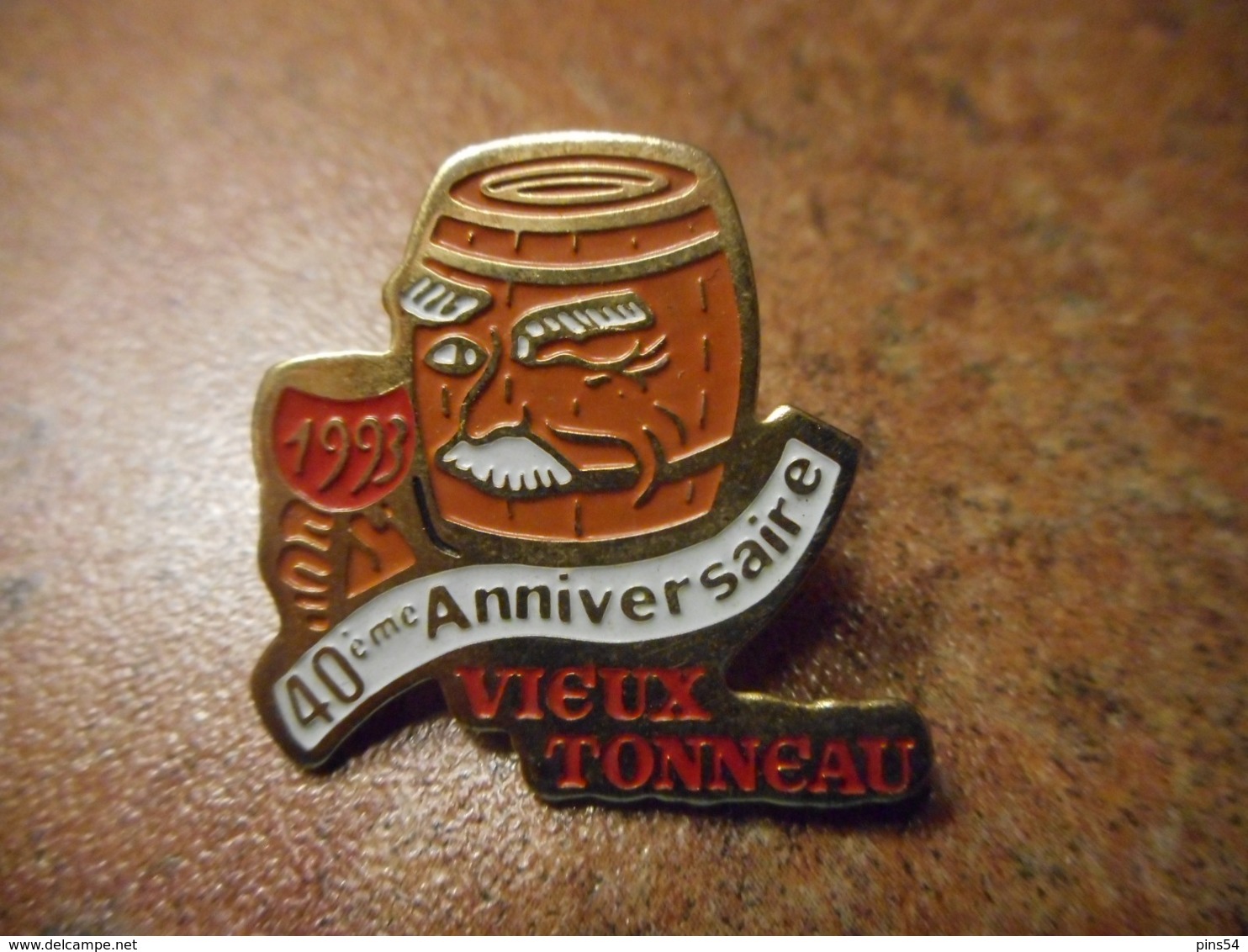 A041 -- Pin's Alcool Vieux Tonneau 40eme Anniversaire 1993 - Boissons