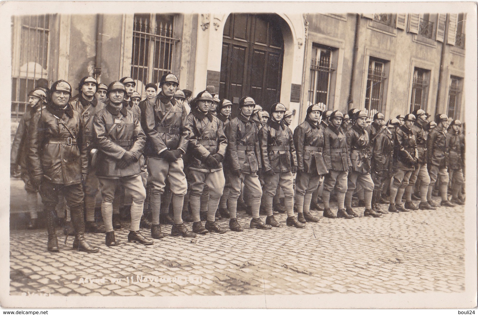 NANCY CARTE PHOTO  TANKISTES  DU 510 EME REGT DE CHARS REVUE 11 NOVEMBRE DU 27 PLACE CARRIERE  VOIR VERSO RARE - Nancy