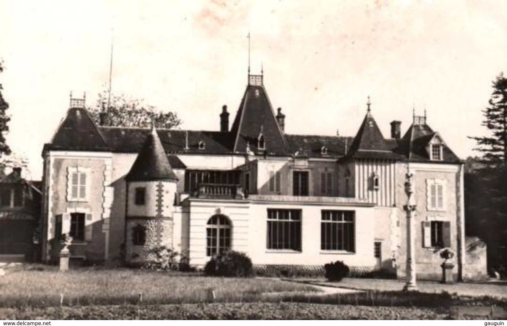 CPSM - AUGERVILLE LA RIVIERE (MALESHERBES) - LE CHATEAU Vu Du PARC - Maison De Repos ... - Autres & Non Classés