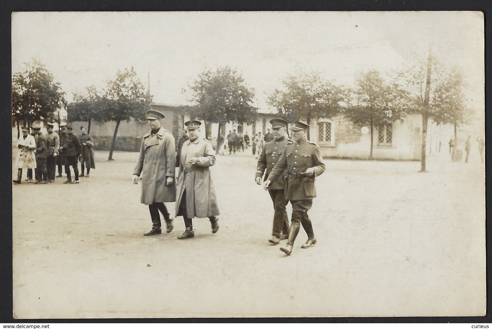 KONING ALBERT I MET OFFICIEREN * SOUVENIR DU CAMP D'ELSENBORN * ANNEE 1928 * FORMAT CARTE POSTALE - Guerre, Militaire