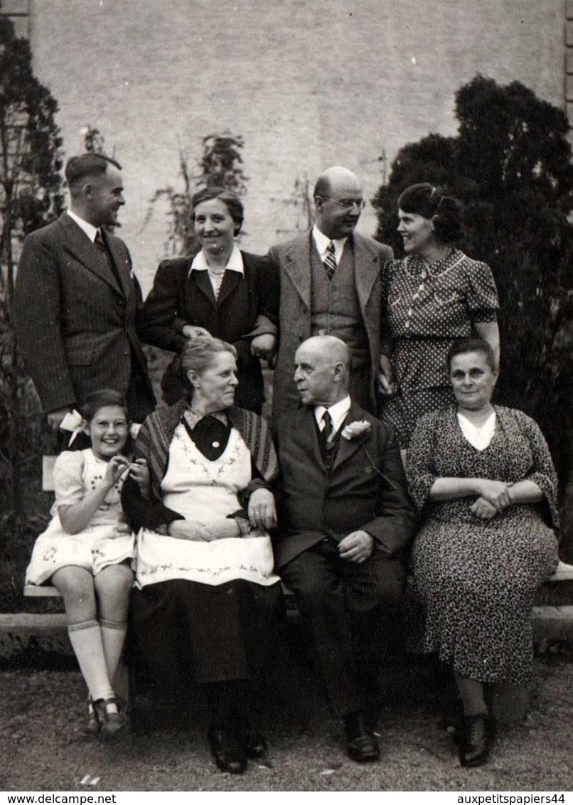 Amusante Photo Originale De Famille Les Yeux Dans Les Yeux à Nosbach 51580 Reichshof, Allemagne Un 26.09.1939 - Personnes Anonymes