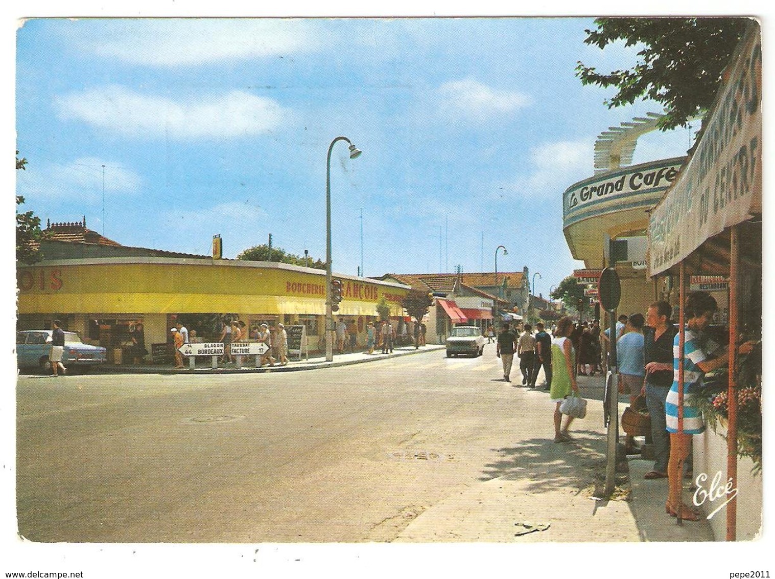 CPSM 33 ANDERNOS Le Centre De La Ville - Commerces Boucherie François, Le Grand Café - Andernos-les-Bains