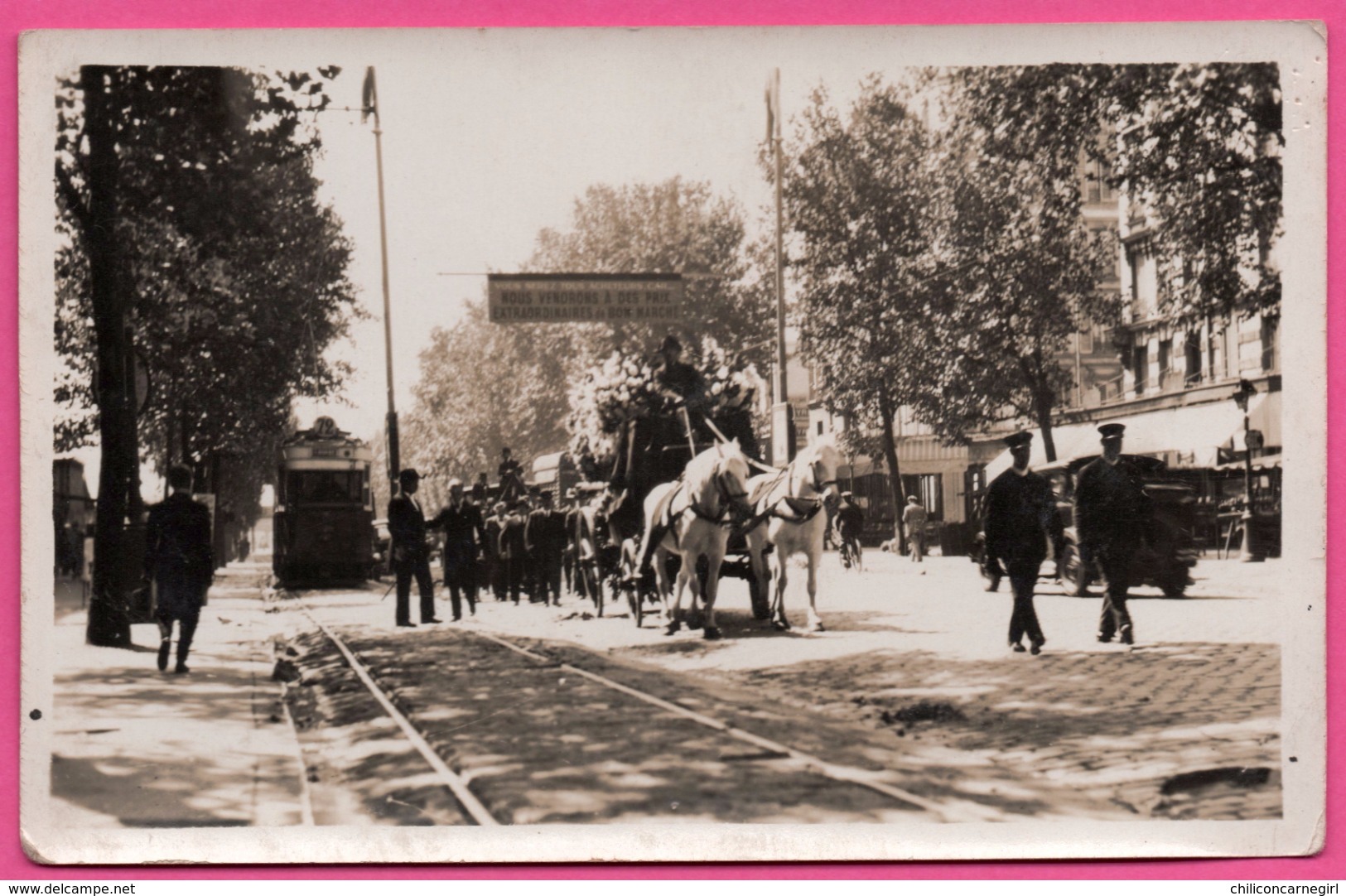 Cp Photo - Lieu à Identifier - Tram N° 72 - Tramway - Défilé - Militaire - Char - Attelage - Animée - Tramways