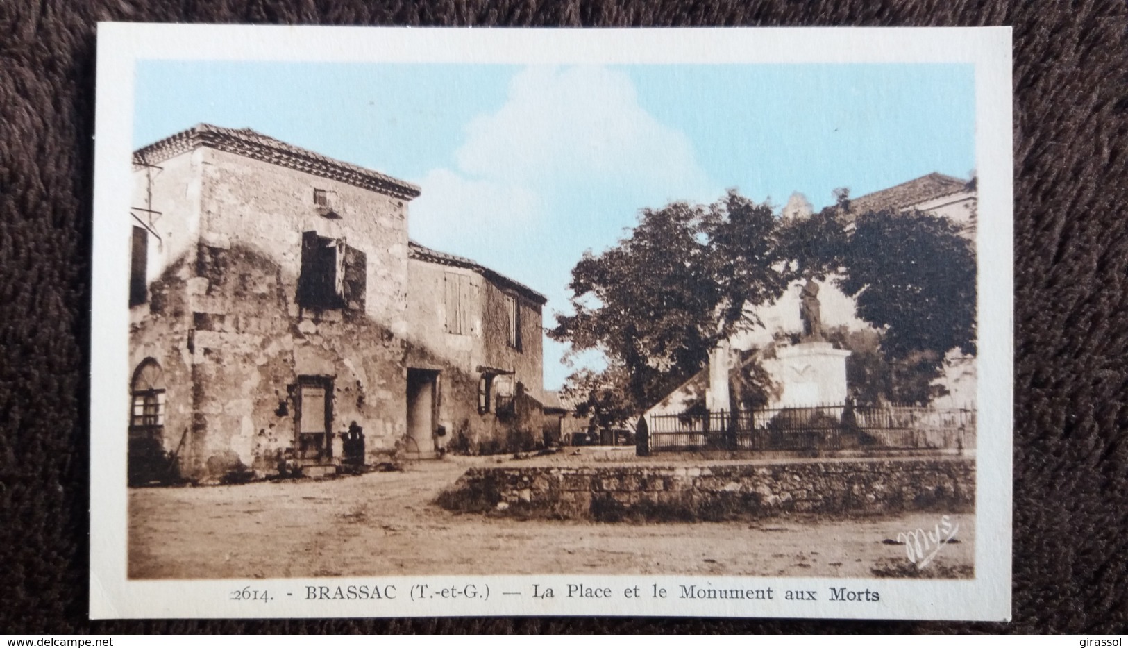 CPA BRASSAC 82 LA PLACE ET LE MONUMENT AUX MORTS ED MYS 2614 - Autres & Non Classés