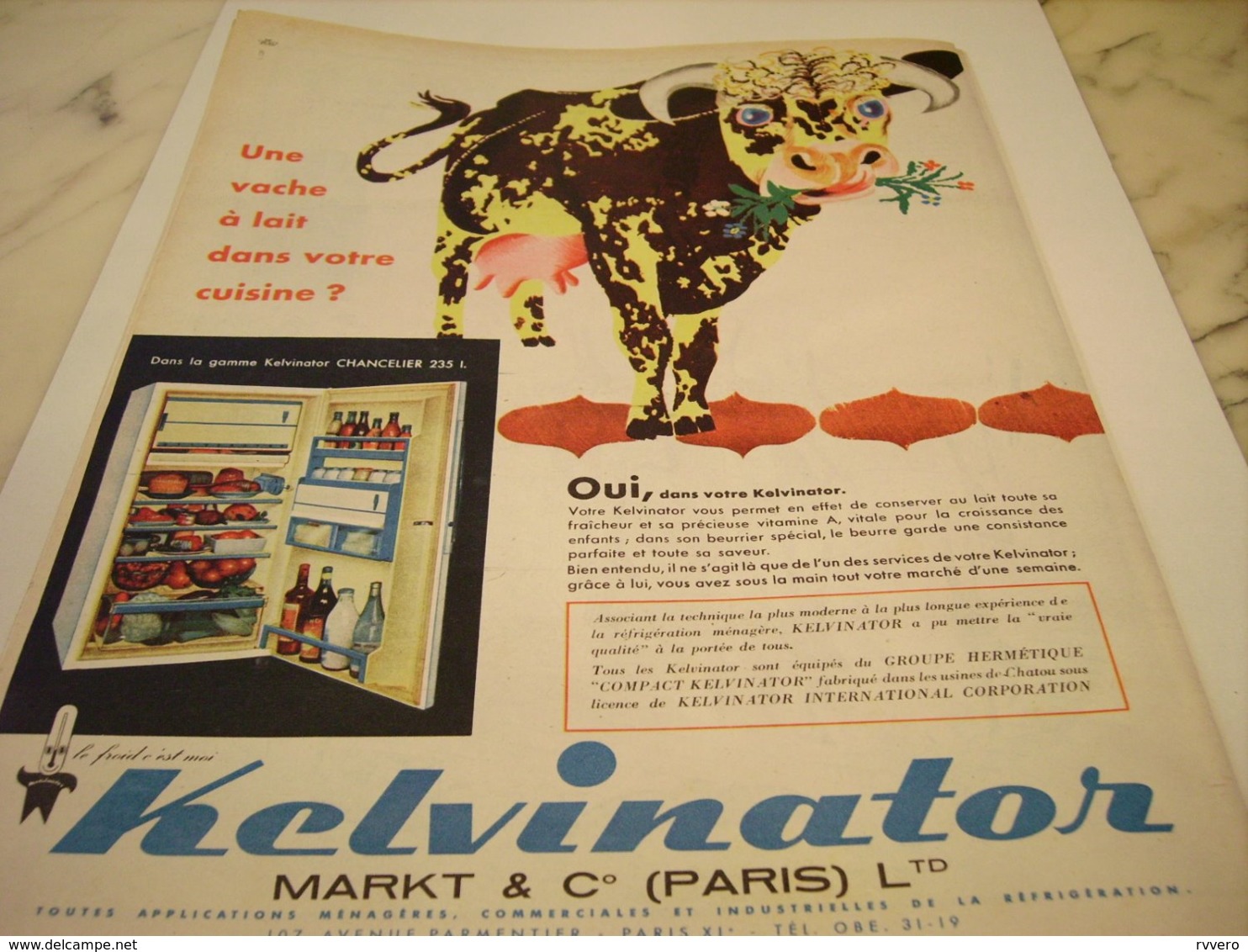 ANCIENNE PUBLICITE UNE VACHE DANS VOTRE CUISINE KELVINATOR 1960 - Publicités