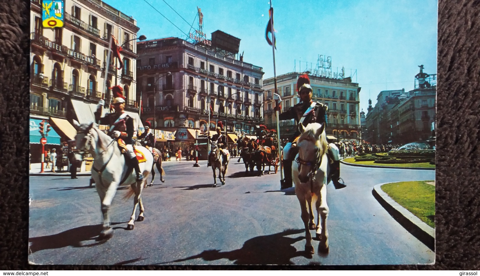 CPSM CHEVAL CHEVAUX MADRID PORTE DU SOLEIL DEFILE DE CAVALIERS EN COSTUME 1964 - Chevaux