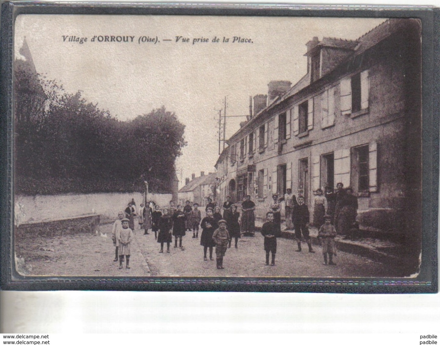 Carte Postale 60. Orrouy La Place Du Villageanimée Très Beau Plan - Altri & Non Classificati