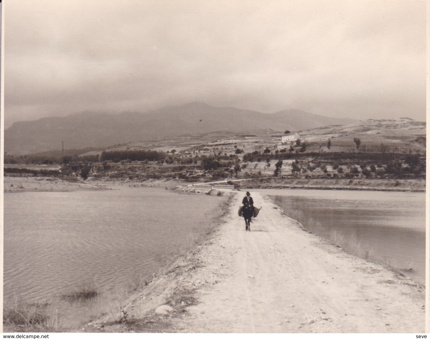 PANTANO DE LOS BERMEJALES 1963 Photo Amateur Format Environ 7,5 Cm X 5,5 Cm ESPAGNE - Lugares