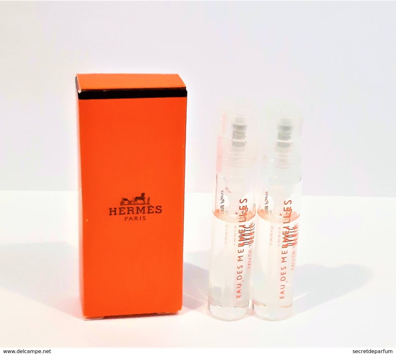 échantillons De Parfum Tubes Sur Cartes EAU DES MERVEILLES   DE HERMES  EDT   Spray Tube 2 Ml X 2 + BOITE - Echantillons (tubes Sur Carte)