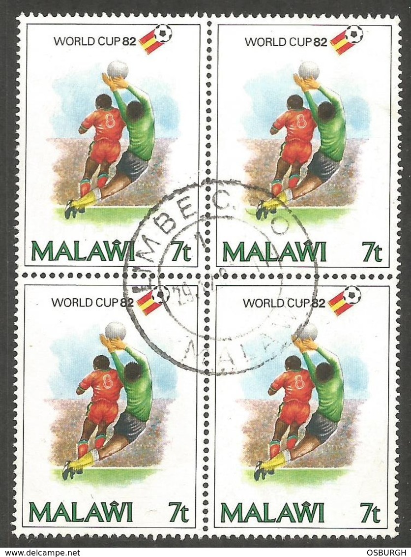 MALAWI. 7t FOOTBALL BLOCK OF FOUR - Malawi (1964-...)