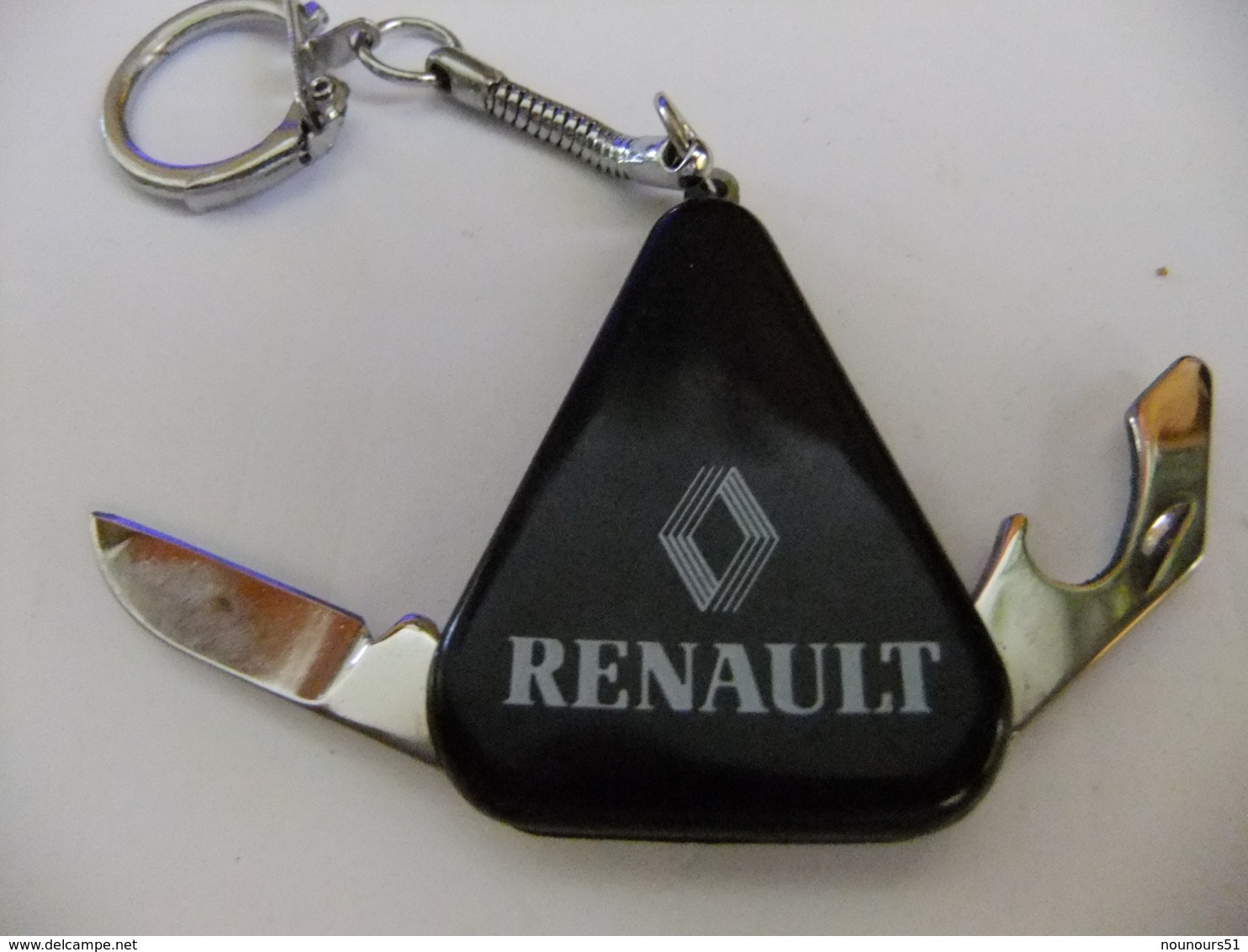 Année 60 1 Porte Clé Métal Argenté Et Plastique Noir 2 Couteaux Lames Pliante Pour RENAULT - Porte-clefs