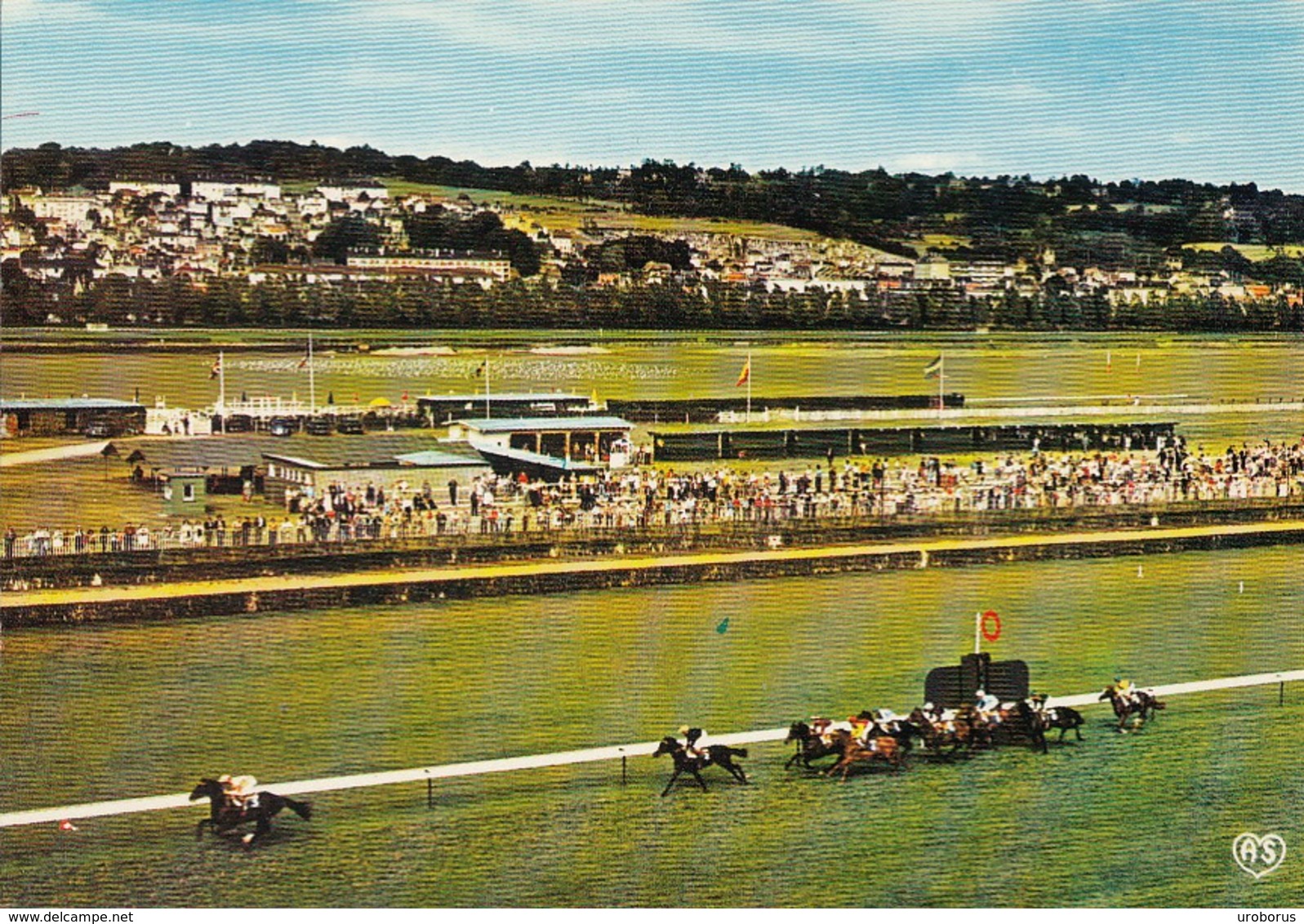 FRANCE - Deauville - La Plage Fleurie - Le Champ De Courses - Deauville