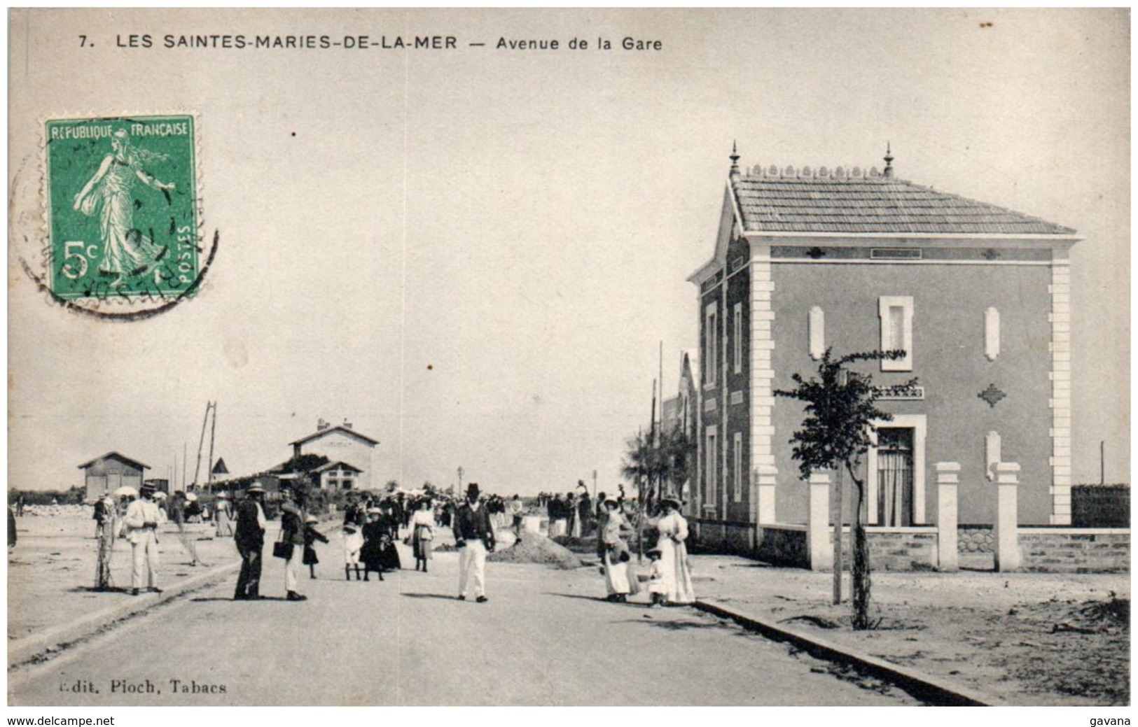 13 LES SAINTES-MARIES-de-la-MER - Avenue De La Gare - Saintes Maries De La Mer