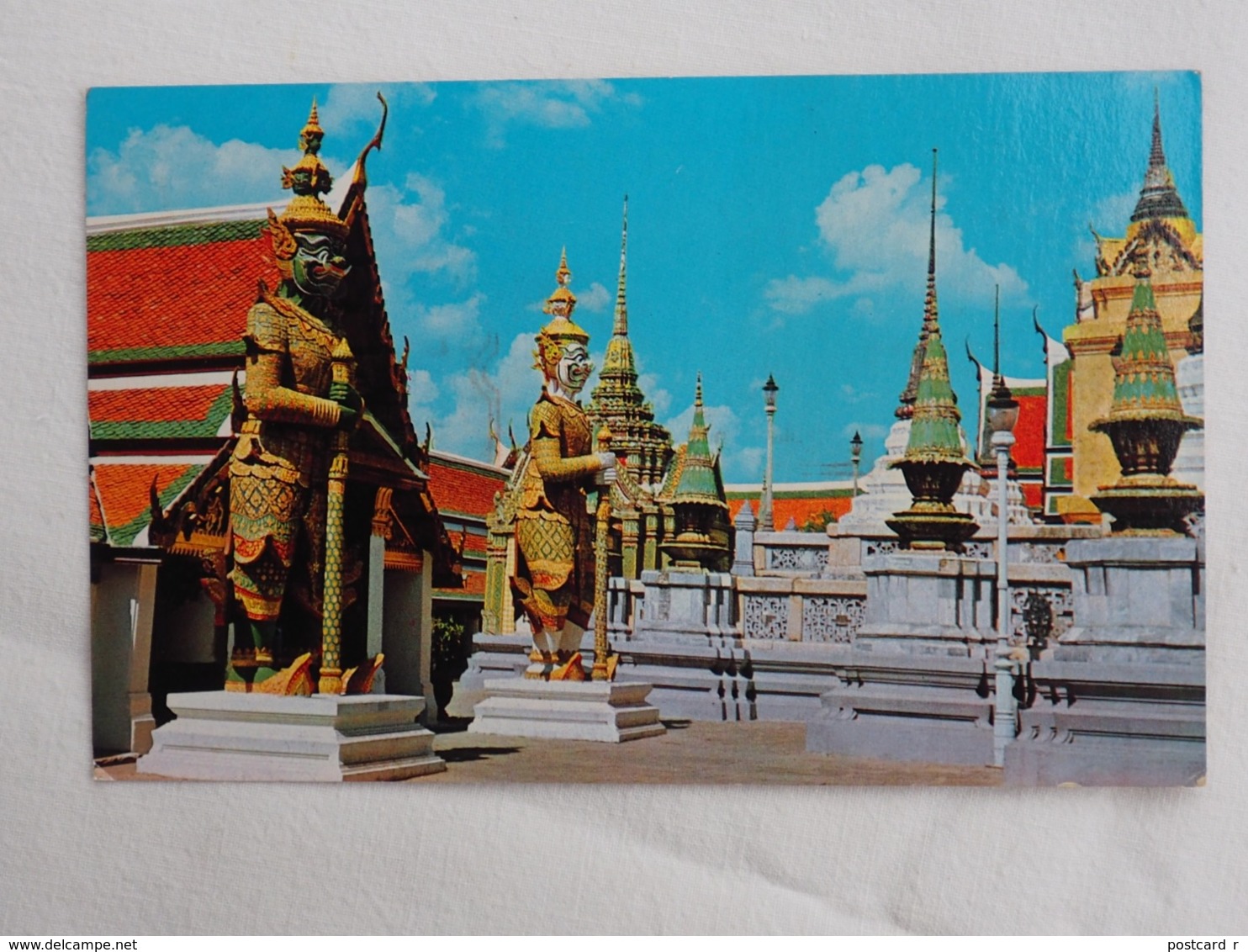 Thailand Bangkok Emerald Buddha Temple Stamp 1983   A 205 AP - Thaïlande