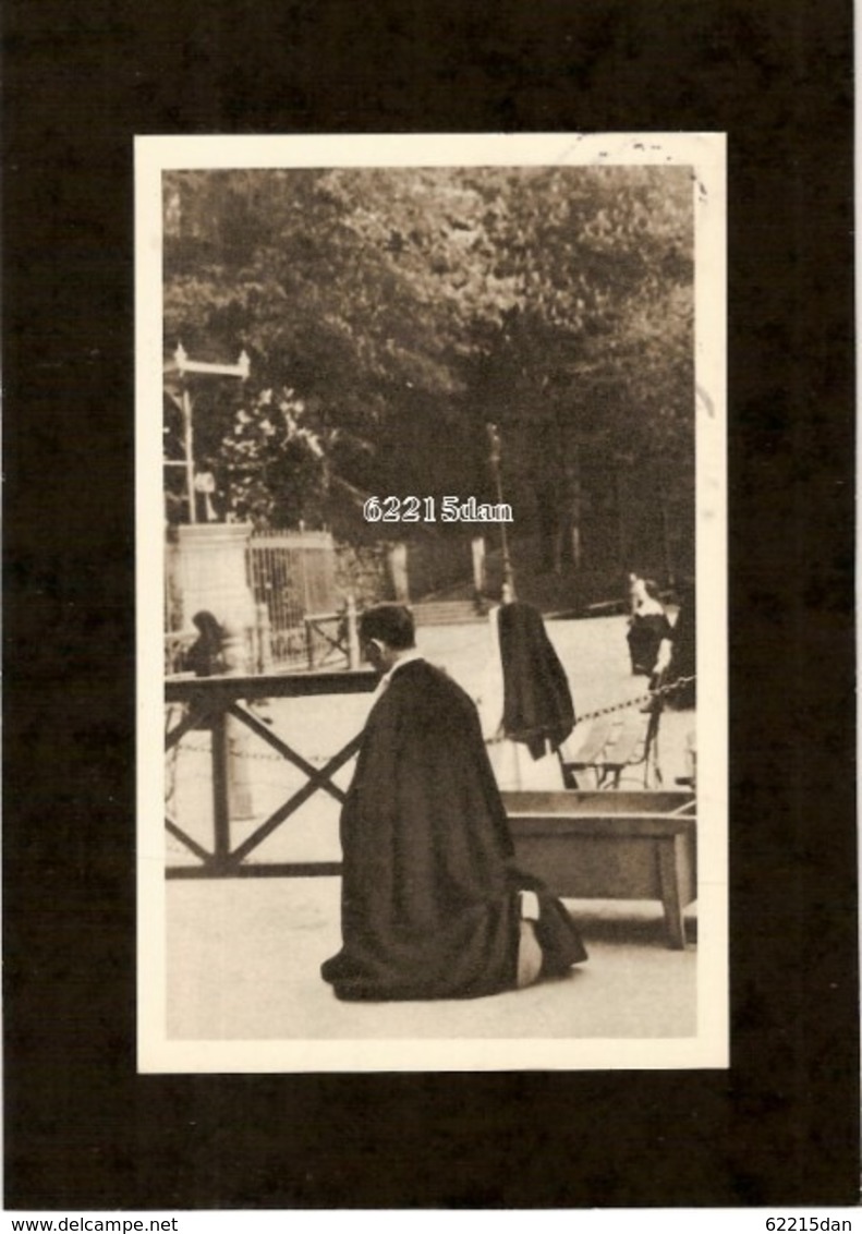CP . 65 . LOURDES . LE FRÈRE MUTIEN MARIE EN PÈLERINAGE - Lourdes
