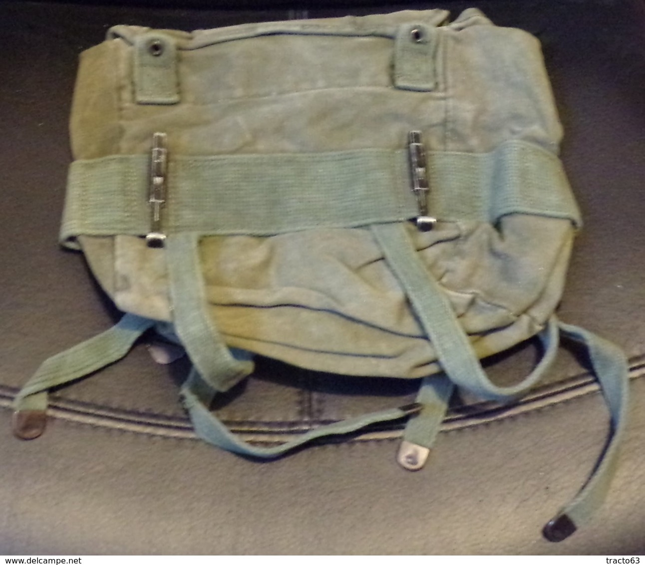 ARMEE AMERICAINE U.S :PETITE  MUSETTE AVEC MARQUAGE U.S , ATTACHE POUR LE PORT AVEC LE BRELAGE  , BON ETAT VOIR PHOTO . - Equipement