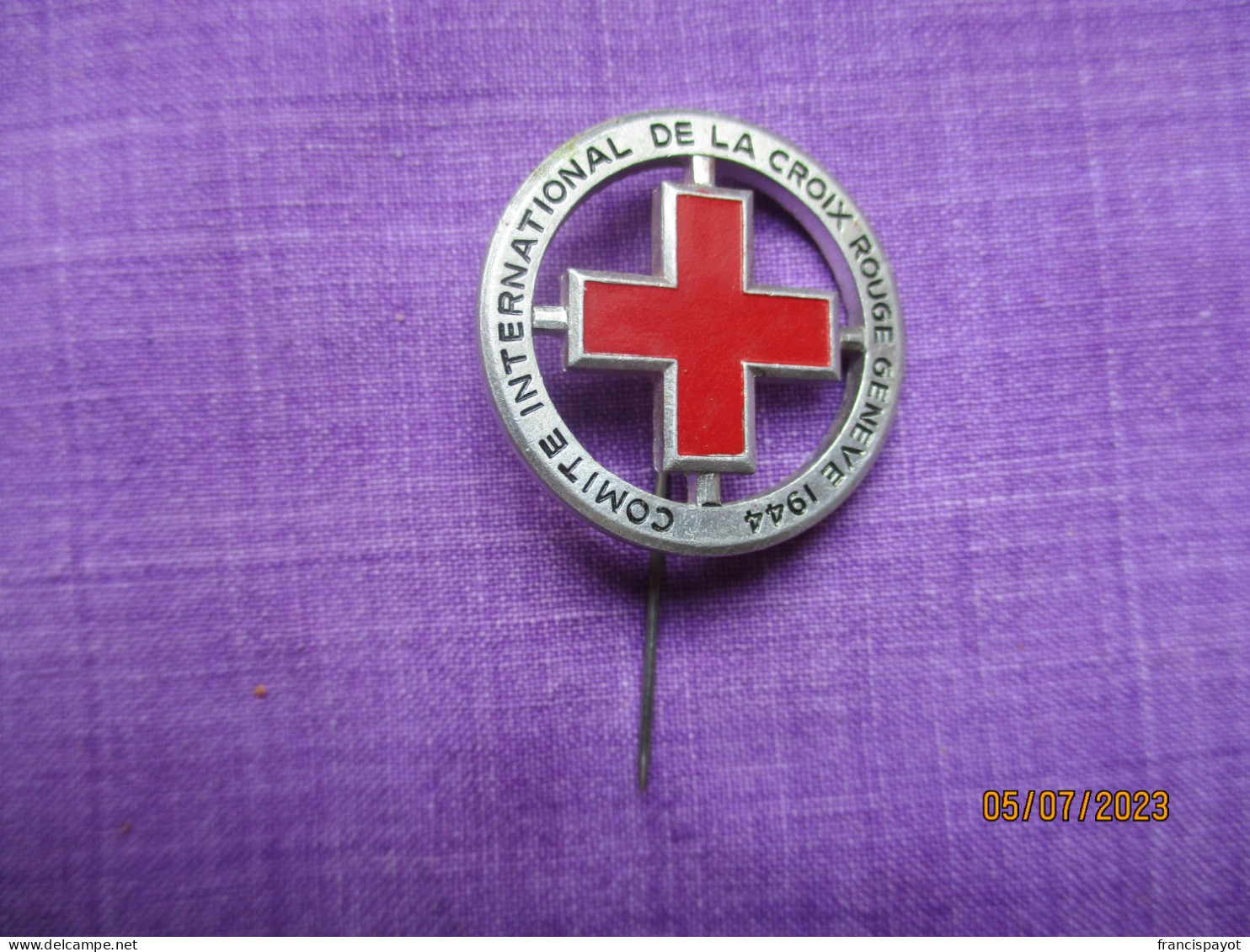 Comité International De La Croix-Rouge - Pin 1944 (Huguenin - Le Locle) - Administrations