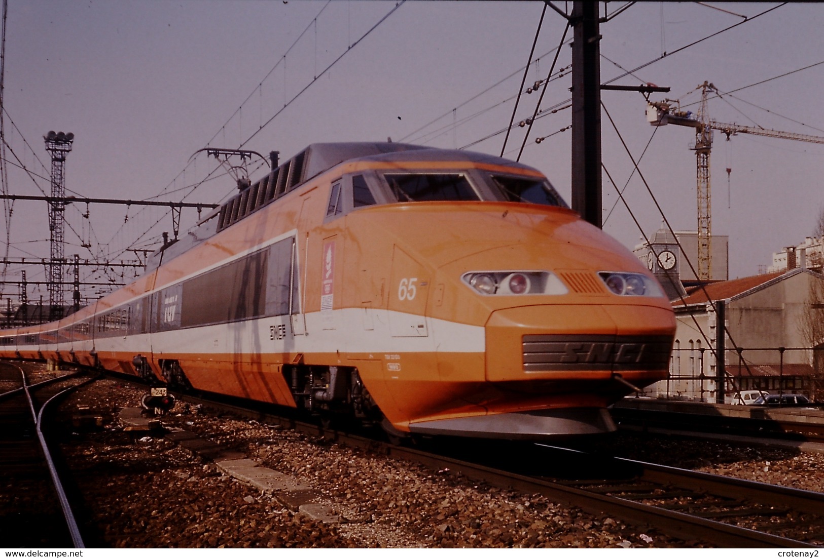 Photo Diapo Diapositive Slide Train Wagon TGV SNCF 65 Paris Gare De Lyon Le 27/02/1992 VOIR ZOOM - Diapositives (slides)