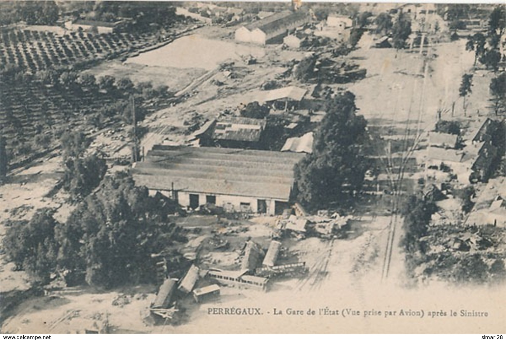 PERREGAUX -  LA GARE DE L'ETAT ( VUE PRISE PAR AVION ) ( CHEMIN DE FER ) - Sonstige & Ohne Zuordnung