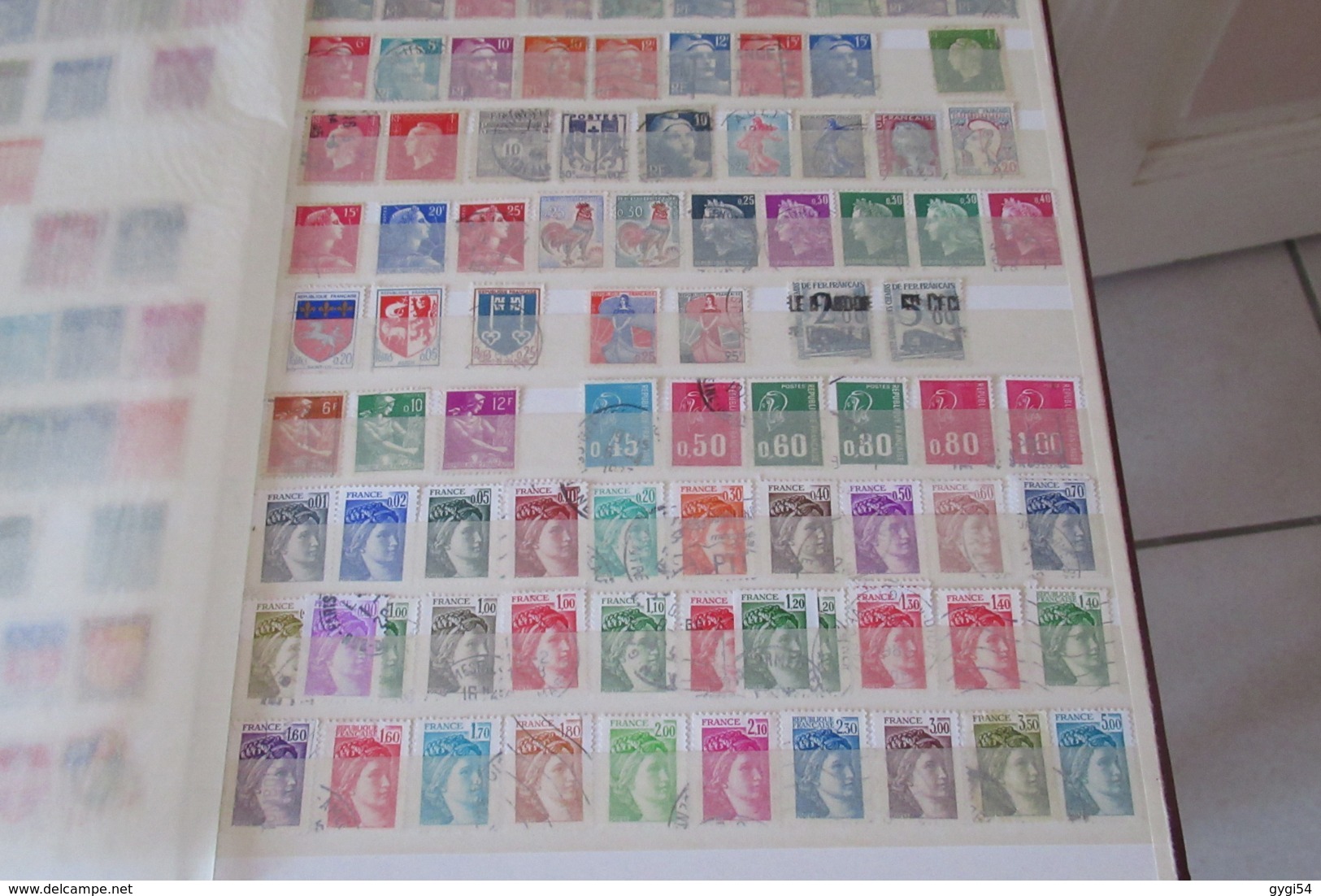 France  LOT DE   Timbres  Oblitérés 1900 -2000 Dans Un Classeur De 32 Pages En  Très Bon état    27 Scans - Collezioni (in Album)