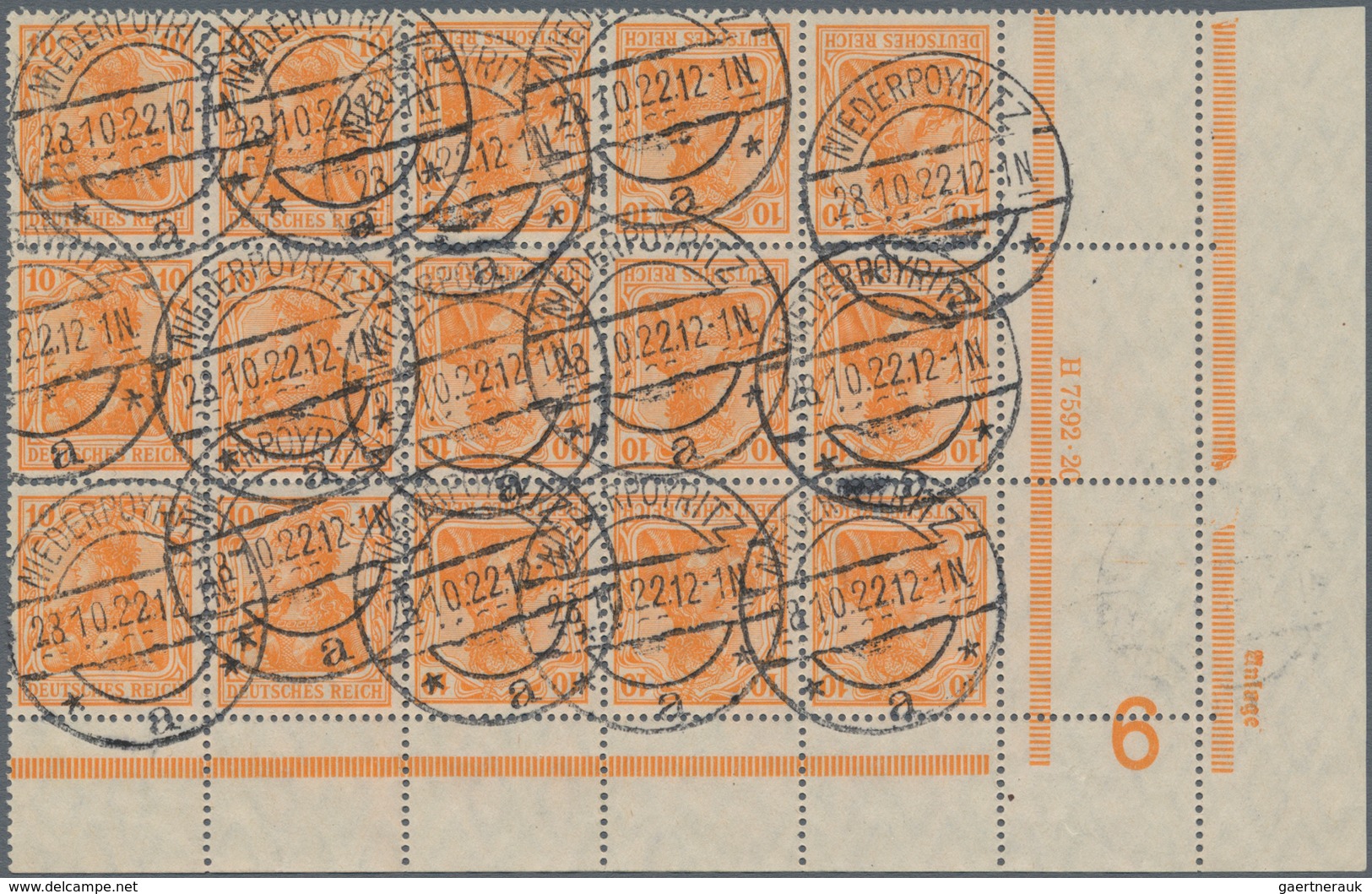 Deutsches Reich - Zusammendrucke: 1921, 10 Pfg. Orange, 15er-Block Oben Links Aus MHB Mit Drei Randl - Se-Tenant