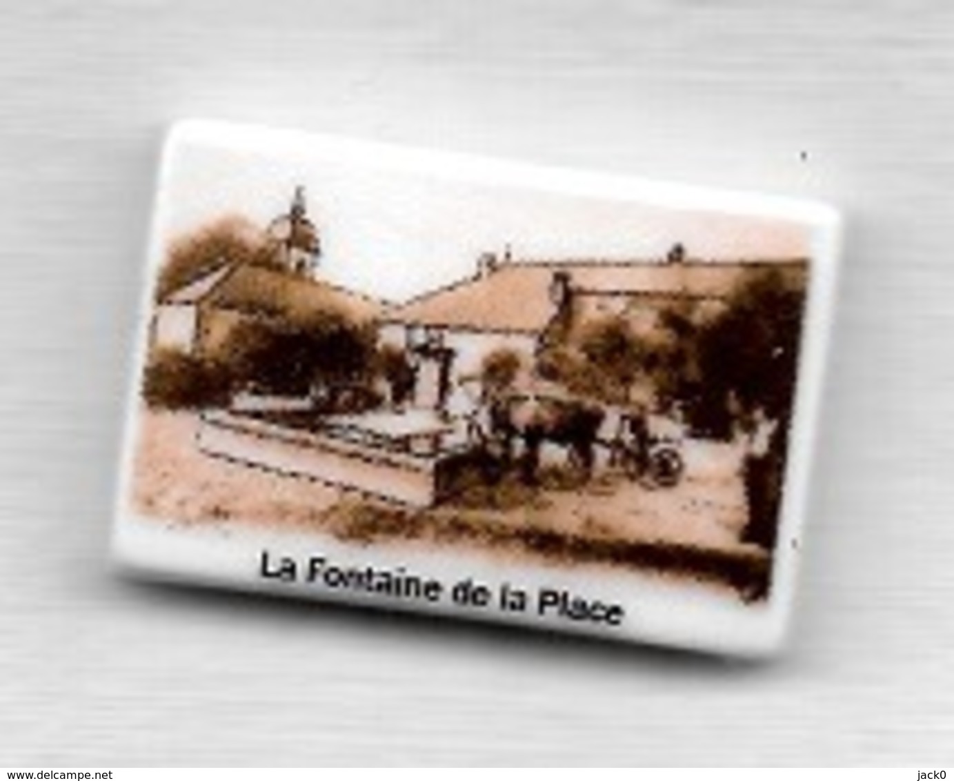 Féve  Ville, La  Fontaine  De  La  Place  Verso  MAISON  FAVROT  à  SAÔNE  ( 25 ) - Région