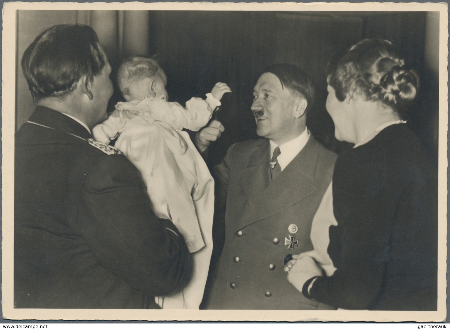 Ansichtskarten: Propaganda: 1939, "Der Führer Im Kreis Der Familie Göring", Zwei Großformatige Fotok - Partiti Politici & Elezioni