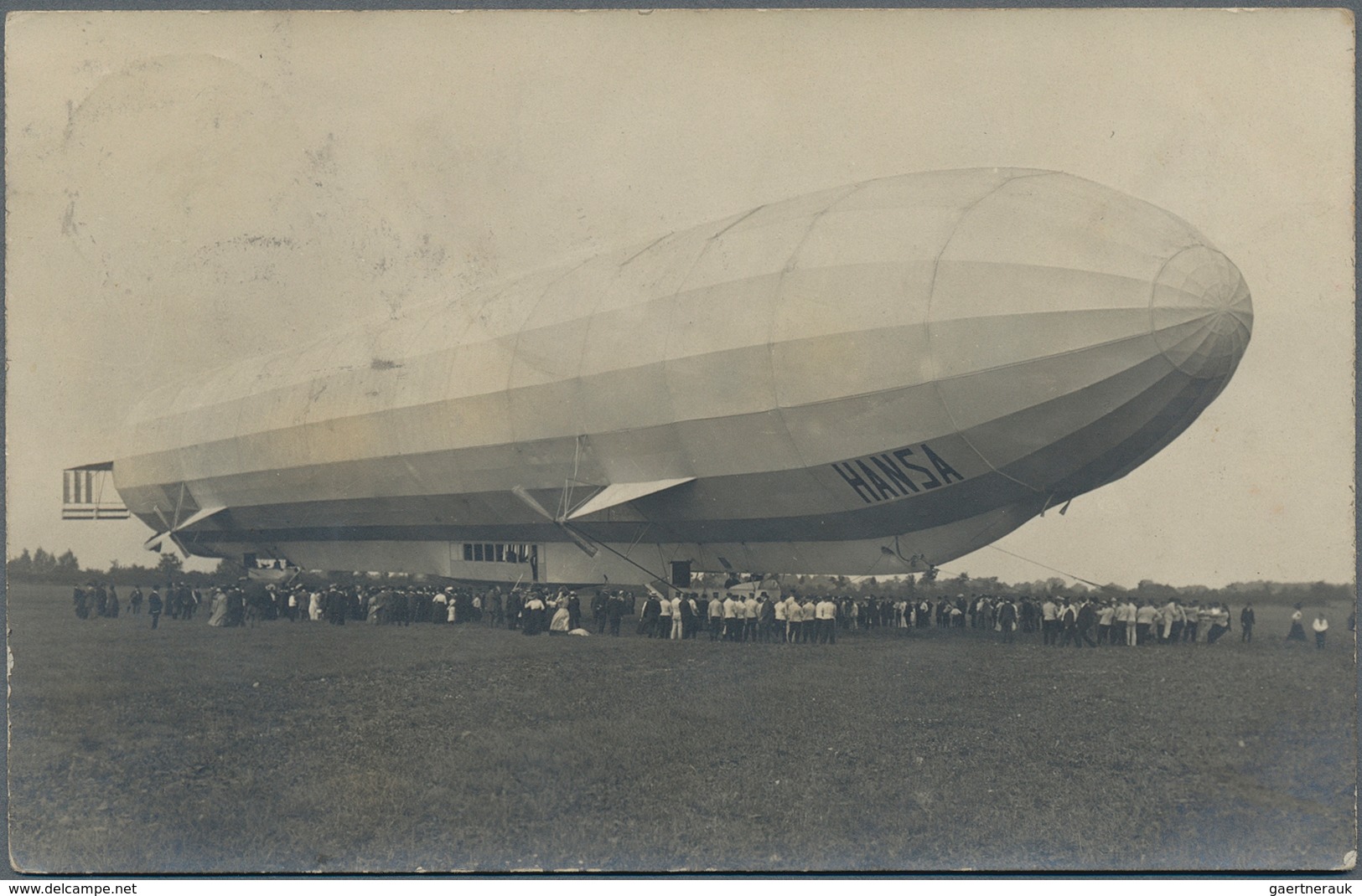 Ansichtskarten: Motive / Thematics: Amazing group of ca. 178 Zeppelin postcards mostly Echt Fotos fr