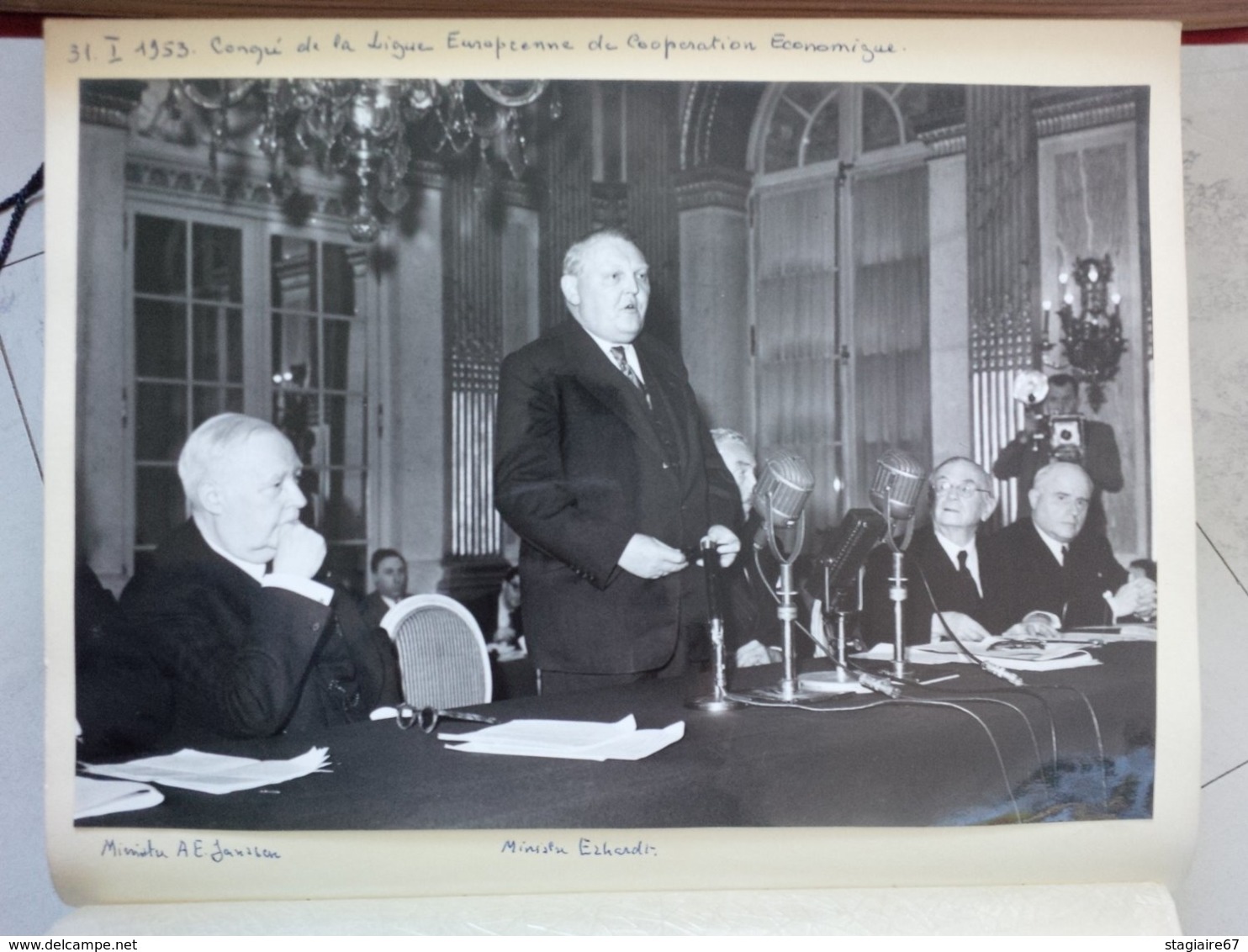 LOT 8 ALBUM REINE ELISABETH MINISTRE JANSSEN ET PERSONNALITE BELGE BELGIQUE ISRAEL GRECE CONGO BIBLIOMANIA