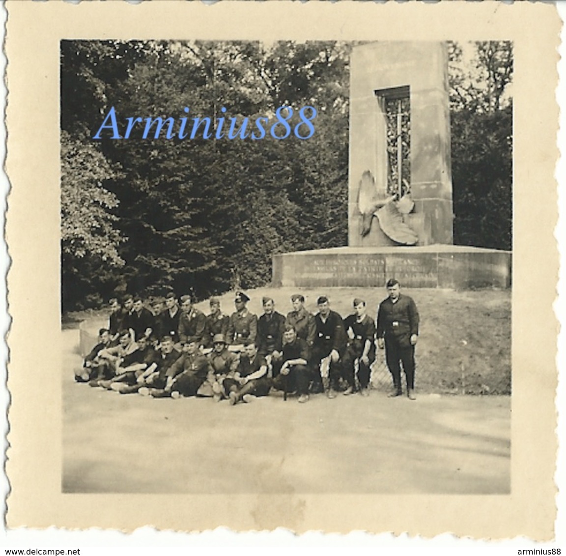 Campagne De France 1940 - Forêt De Compiègne (Oise) - Le Monument Aux Alsaciens-Lorrains (près Rethondes) - Guerra, Militares