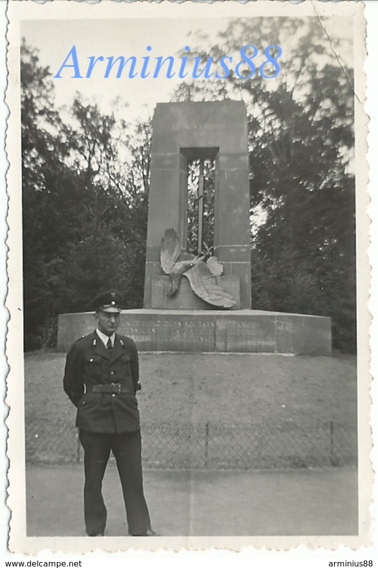 Campagne De France 1940 - Forêt De Compiègne (Oise) - Le Monument Aux Alsaciens-Lorrains (près Rethondes) - Guerra, Militares