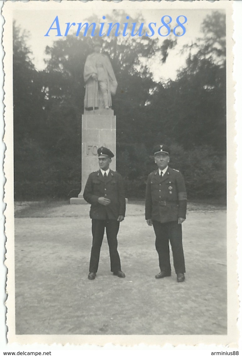 Campagne De France 1940 - Forêt De Compiègne (Oise) - Statue Du Maréchal Foch, Clairière De L'armistice De Rethondes - Guerra, Militares