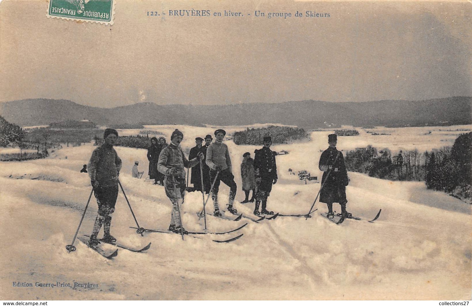 88-BUEYERES- EN HIVER, UN GROUPE DE SKIEURS - Bruyeres