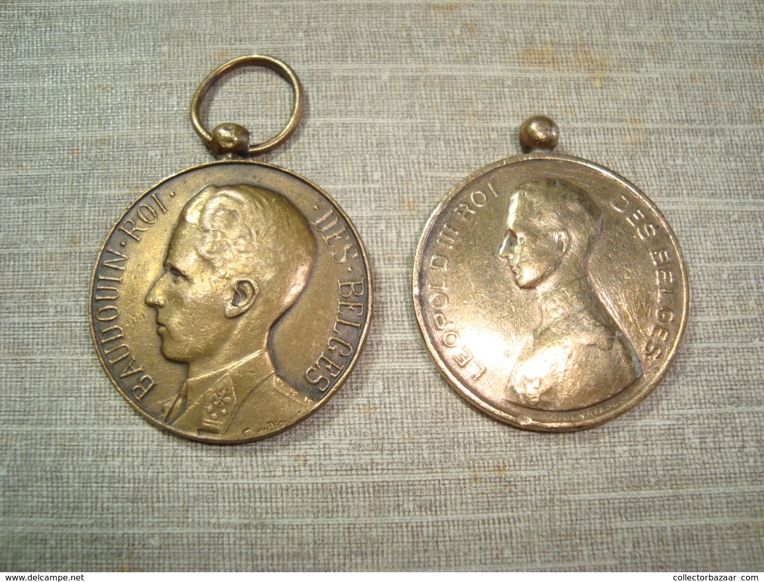 2 Medals  2 MÉDAILLE . BELGIQUE . BELGIË . LEOPOLD III BAUDOUIN ROI (C.CRISTIANISM) - Royaux / De Noblesse