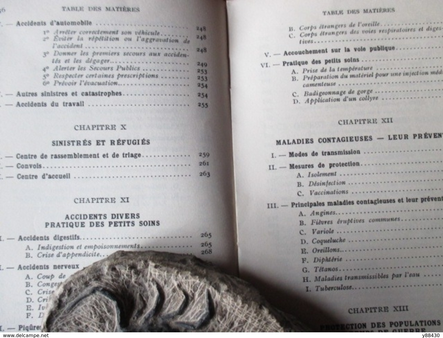 Livre manuel de SECOURISME de 1962  . CROIX ROUGE FRANCAISE - 350 pages - 25 photos