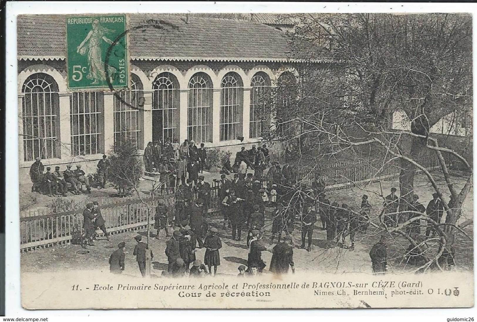 Bagnols Sur Ceze ,ecole Primaaire ,cour De Récréation - Bagnols-sur-Cèze