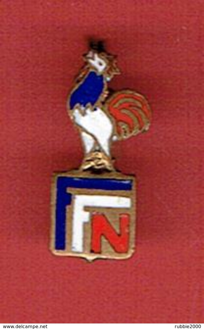 INSIGNE EMAILLE FEDERATION FRANCAISE DE NATATION EN TRES BON ETAT EPINGLETTE - Swimming