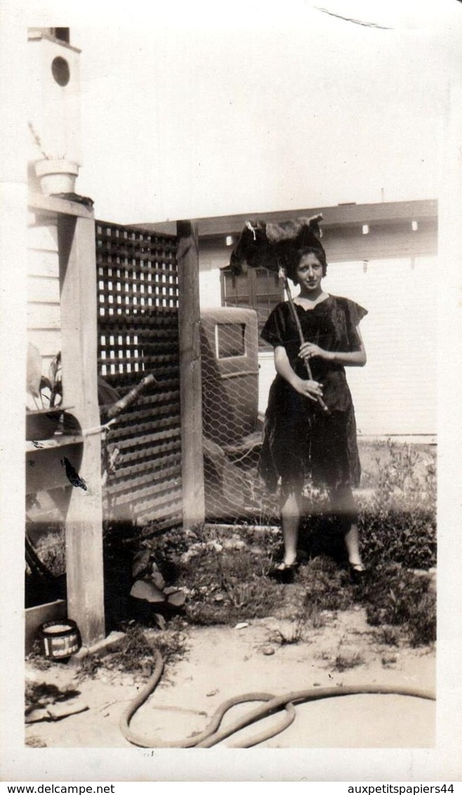 Photo Originale B.B. USA - La Jeune Jeanne De San Diego Déguisée En Real Cow-Boy Wife & Ombrelle En 1933 - Personnes Identifiées
