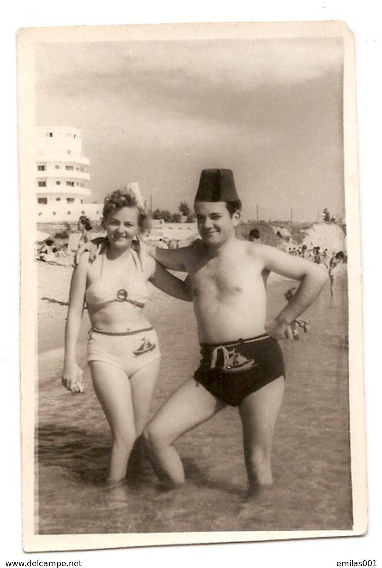 Photo Originale , Couple En Maillet De Bain , Dim. 6.0 X 9.0 Cm - Personas Anónimos