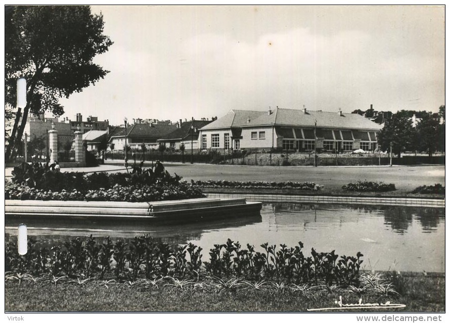 Molenbeek St Jean : Le Parc Marie-José Et L'école Freubélienne :format 14.5 X 10.5 Cm (CPA Carnet-Carnet Kaart See Scan) - Molenbeek-St-Jean - St-Jans-Molenbeek