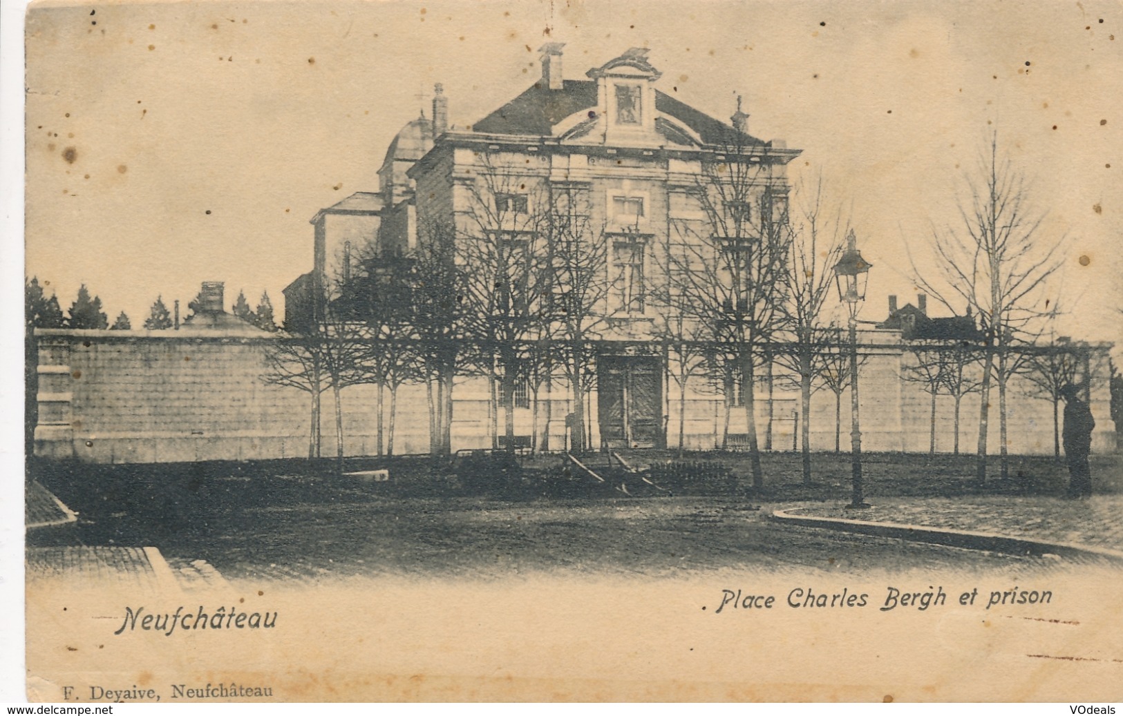 CPA - Belgique - Neufchâteau - Place Charles Bergh Et Prison - Neufchâteau