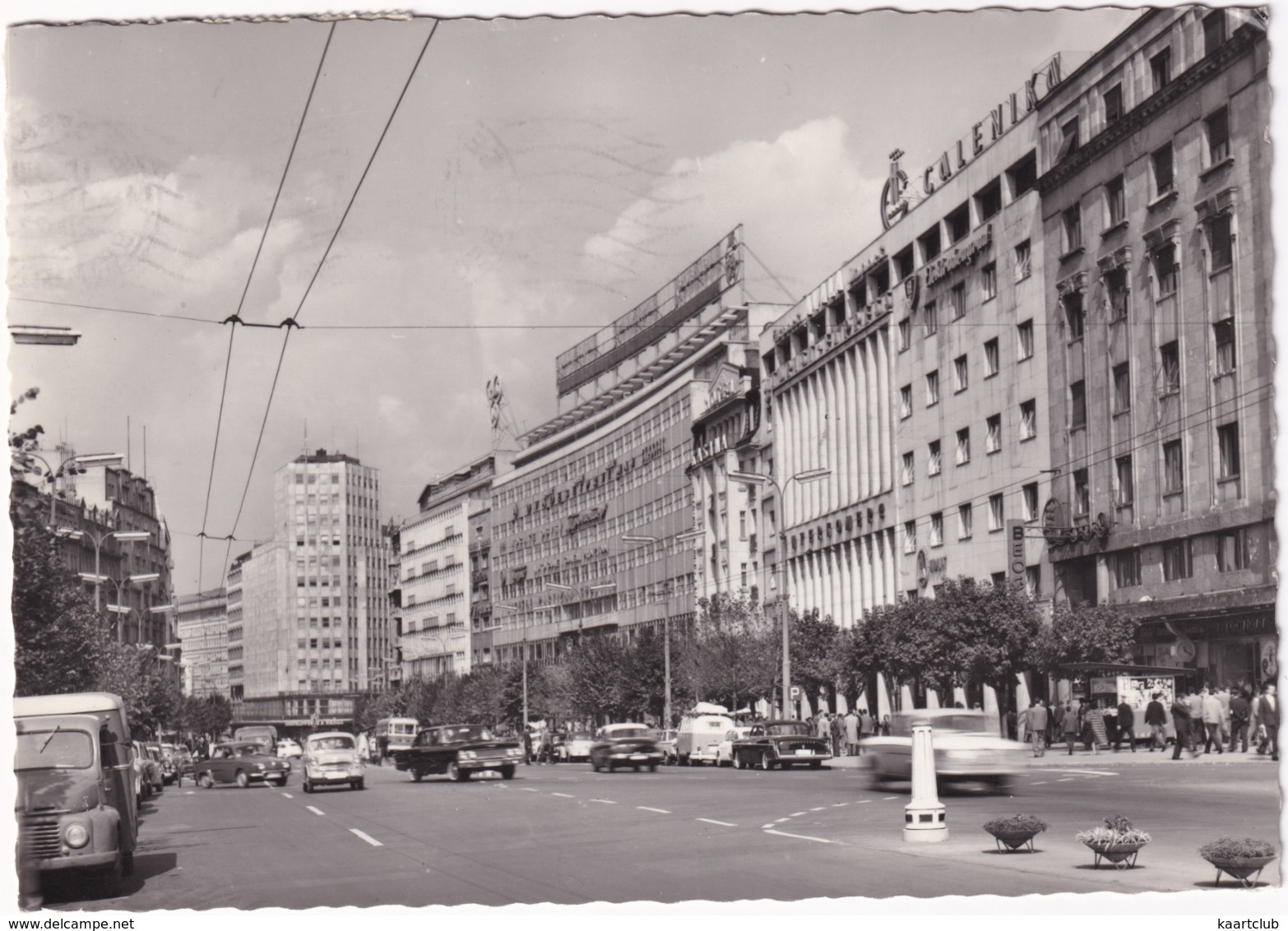 Beograd: ZASTAVA 620 B TRUCK, 1300, RENAULT DAUPHINE, FORD FAIRLANE, FIAT 1100, CHRYSLER NEW YORKER '56, TRAM,VW T-BUS - Toerisme